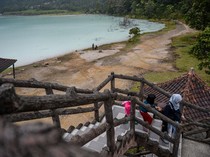 Menikmati Liburan di Talaga Bodas Garut