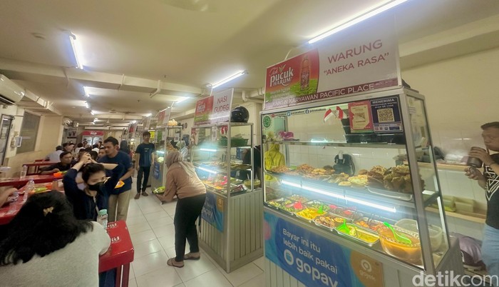 Modal Rp 15 Ribu Bisa Makan Ayam Geprek dan Soto Daging di Kantin SCBD