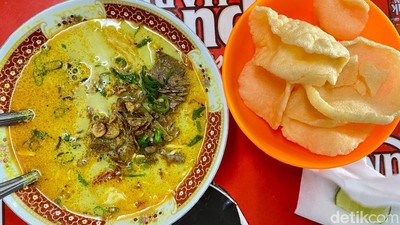 Makan Hemat di Kantin Mall SCBD, Modal Rp 15 Ribu Sudah Kenyang!