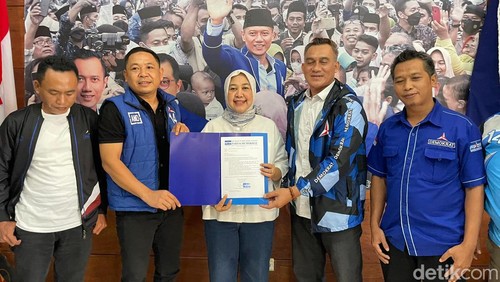 Nurhidayah menerima rekomendasi dari Demokrat untuk maju di Pilbup Lombok Barat 2024.