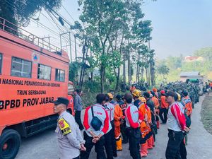 Bersih-bersih Sungai Citarum, Pemprov Jabar Sampai Terjunkan 400 Personel