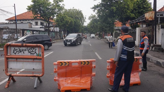 Pengalihan arus lalin imbas proyek tunnel di Terminal Joyoboyo-KBS
