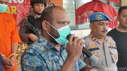 Kasat Reskrim Polsek Densel Kompol Laorens Rajamangapul Heselo.