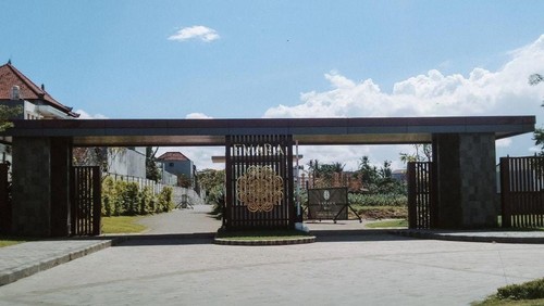 Pintu gerbang perumahan yang dibangun oleh Vasaka Bali.