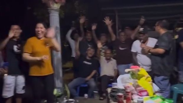Ragnar Oratmangoen pulang kampung ke Ambon, Maluku.