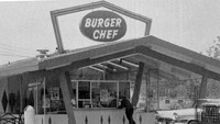 Burger Chef adalah merek burger terbesar kedua di Amerika. Dibuka tahun 1950-an dan memiliki sekitar 1.200 cabang. Mereka mempelopori menu hamburger dan kentang goreng. Namun, pamornya menurun setelah serangkaian tuntutan hukum tahun 1980-an.  Foto: lovefood.com