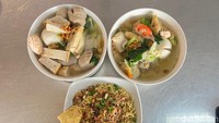 Tidak hanya bakso, di sini juga ada berbagai macam kuliner menarik lainnya, seperti mie ayam, capcay, olahan ikan, nasi goreng, sampai mie goreng. Foto: Detikcom / Atiqa Rana