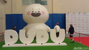 Jangan lupa buat selfie bareng Dudu di spot ini ya, detikers.  Foto: Ahsan Nurrijal/ detikHOT