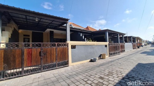 Suasana di salah satu kompleks perumahan di Jalan Mekar Jaya, Pemogan, Denpasar Selatan, Bali, Sabtu (15/6/2024).