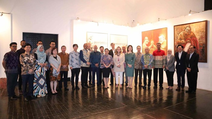 Ketua Umum DPP Indonesian National Shipowners’ Association (INSA) Carmelita Hartoto memberikan sambutan saat mengadakan pertemuan di Jakarta, Kamis (13/6/2024).