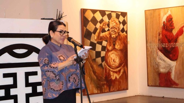 Ketua Umum DPP Indonesian National Shipowners’ Association (INSA) Carmelita Hartoto memberikan sambutan saat mengadakan pertemuan di Jakarta, Kamis (13/6/2024).