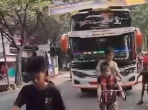Detik-detik Bocah Terlindas Bus Telolet di Tangerang