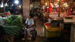 Emak-emak Berburu Bahan Dapur untuk Sambut Idul Adha
