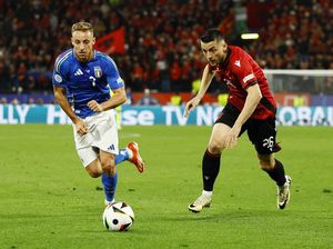 Babak Pertama, Italia Ungguli Albania 2-1