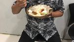 Gaya Kulineran Azis Gagap, Pelawak Senior yang Kini Jadi Juragan Sapi Kurban