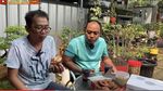 Gaya Kulineran Azis Gagap, Pelawak Senior yang Kini Jadi Juragan Sapi Kurban