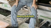 Nama Azis Gagap sudah tak asing lagi di deretan pelawak senior di Indonesia. Setelah sukses dengan karirnya di televisi, kini Azis jadi juragan sapi dan kambing untuk kurban. Foto: Instagram @ajis_gagap