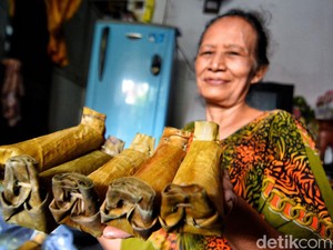 Mengintip Rahasia Lontong Surabaya di Kampung Banyu Urip
