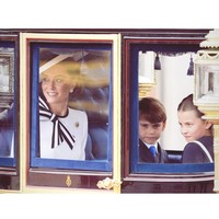 Kehadiran Kate sangat dinantikan. Sadar selalu menjadi sorotan, Kate yang kerap dipandang sebagai salah satu ikon mode sekali lagi muncul dengan gaya fashion statement. (Foto: Instagram @princeandprincessofwales)