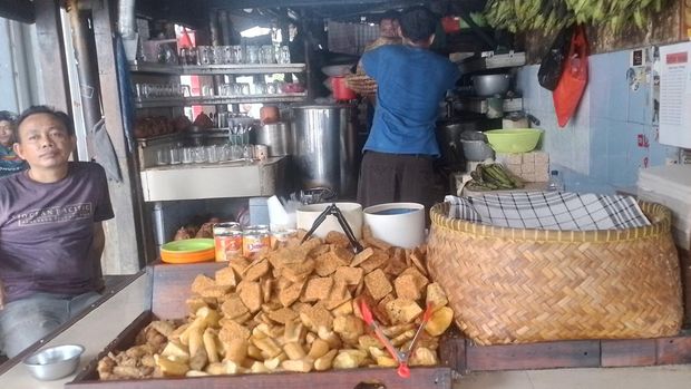 Kuliner Ketan Susu Kemayoran