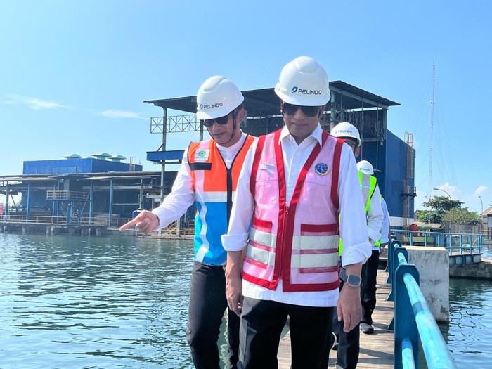 Menteri Perhubungan Budi Karya Sumadi di Pelabuhan Tanjung Emas