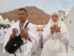 Momen Haru Jemaah Haji Panjatkan Doa Saat Wukuf di Arafah