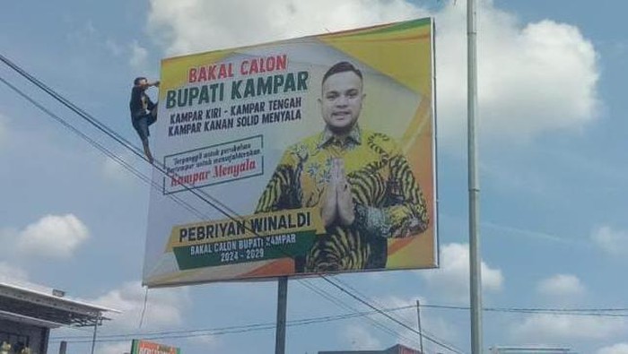 Ustaz Abdul Somad (UAS) memberi dukungan untuk bakal calon Bupati Kampar, Pebrian Winaldii.
