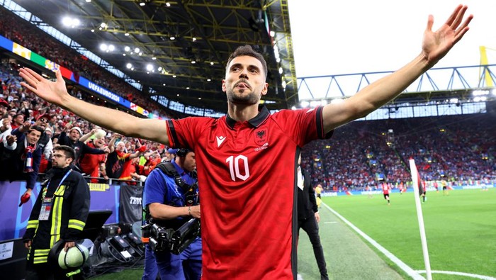 Nedim Bajrami Soccer Football - Euro 2024 - Group B - Italy v Albania - Dortmund BVB Stadion, Dortmund, Germany - June 15, 2024  Albanias Nedim Bajrami celebrates scoring their first goal REUTERS/Bernadett Szabo