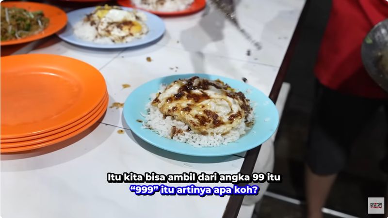 Orang Jepang cicip nasi telor Pontianak