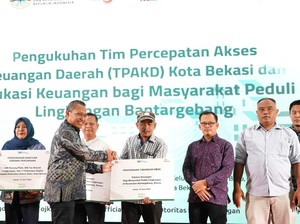 Pegadaian Ajak Masyarakat Bantar Gebang Memilah Sampah Menabung Emas