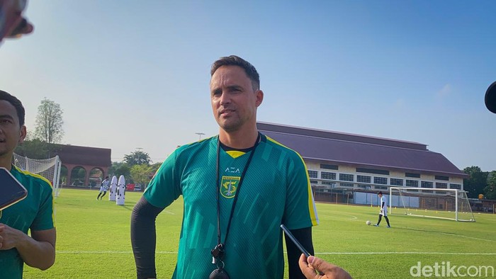 Pelatih Persebaya Paul Munster.