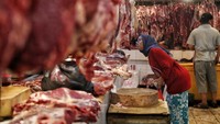 Penjualan daging sapi di Pasar Senen meningkat jelang Idul Adha.