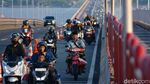 Potret Lalu Lintas di Jembatan Suramadu saat Mudik Idul Adha 2024