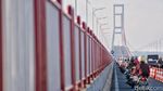 Potret Lalu Lintas di Jembatan Suramadu saat Mudik Idul Adha 2024