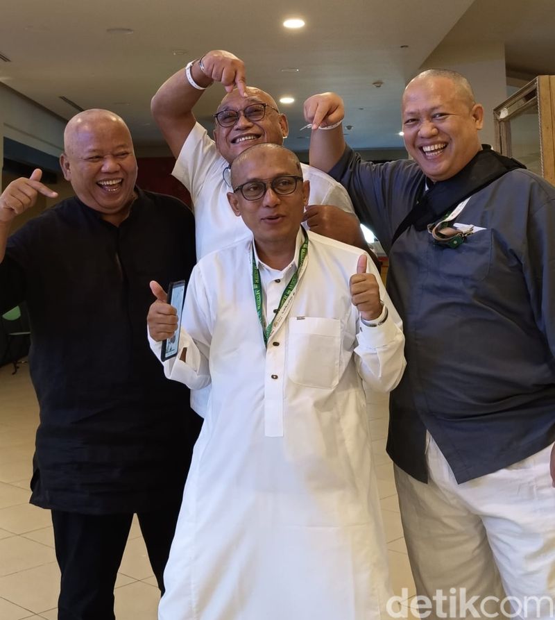 Potret jemaah haji Maktour usai melakukan tahalul atau menggundulkan kepala.