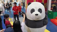 Dalam event ini, anak-anak memiliki kesempatan untuk berjumpa dan berfoto dengan karakter favorit mereka yang dikenal dari  film dan serial TV. Selain itu, berbagai aktivitas  interaktif dan edukatif seperti mini football, mini basket dan mini weightlifting juga disiapkan untuk memberikan pengalaman yang seru dan menyenangkan. 