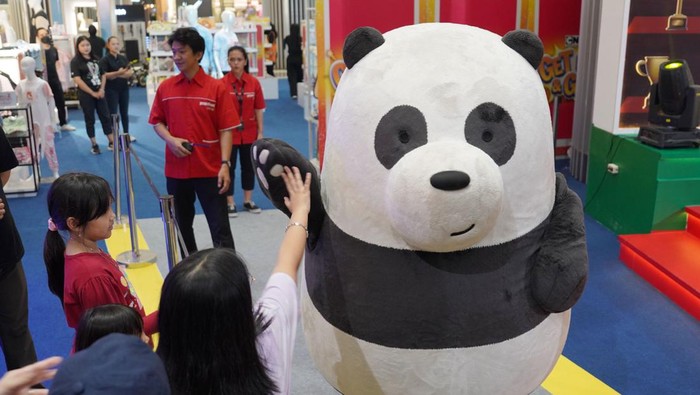 Mengisi momen libur sekolah anak, Lippo Mall Puri menghadirkan sejumlah tokoh kartun. Dalam kegiatan ini, pengunjung bisa berjumpa hingga foto bersama.