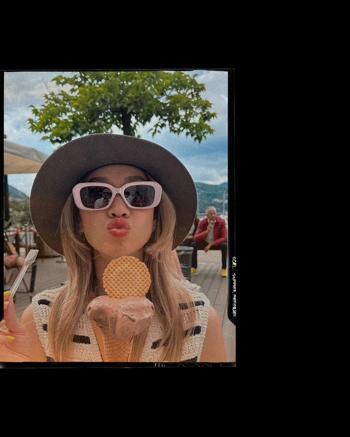 Sweet Banget! BCL Pamer 'Honeymooning' Bareng Suami