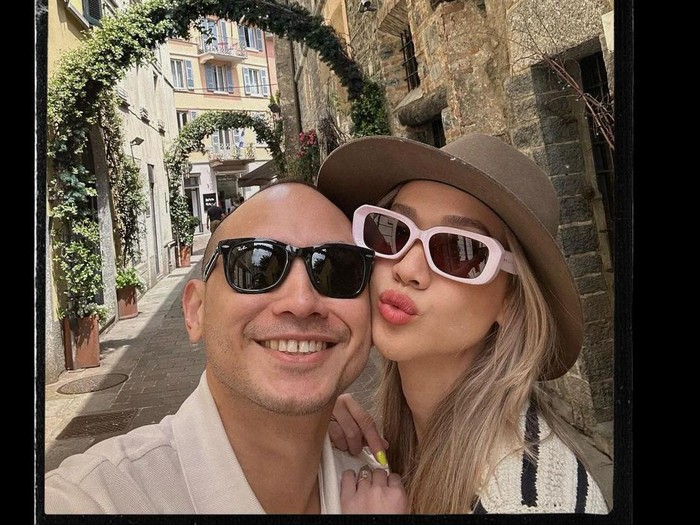 Sweet Banget! BCL Pamer Honeymooning Bareng Suami