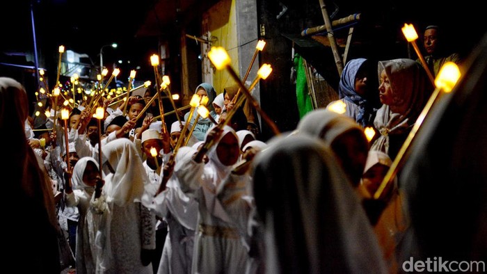 Takbir Keliling Menyambut Idul Adha di Surabaya