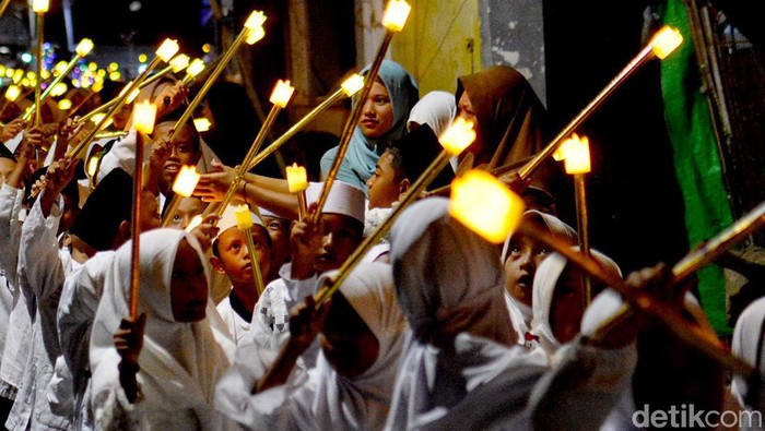 Takbir Keliling Menyambut Idul Adha di Surabaya