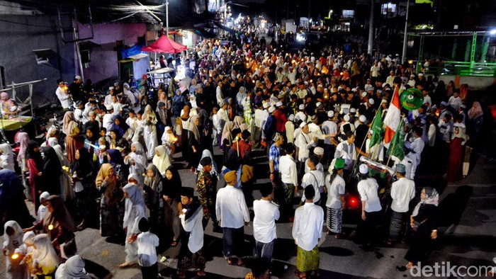 Takbir Keliling Menyambut Idul Adha di Surabaya