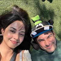 Dalam unggahannya Aurelie terlihat berpose dengan pria bule yang ternyata kekasih barunya. “I guess it’s not a secret anymore,” tulis keterangan unggahannya. Unggahan tersebut juga turut dikomentari oleh sang kekasih, Tyler, yang mengatakan, “I finally found her.” Foto: Instagram/@drtylerbigenho