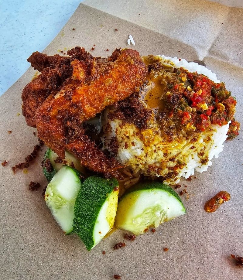 Wow! Pria Ini  Jalan Kaki 19 Km Demi Dapat Makanan Gratis Untuk Anaknya