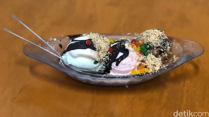 8 Kedai Es Krim Legendaris di Indonesia yang Berusia Setengah Abad 8 Kedai Es Krim Legendaris di Indonesia yang Berusia Setengah Abad
