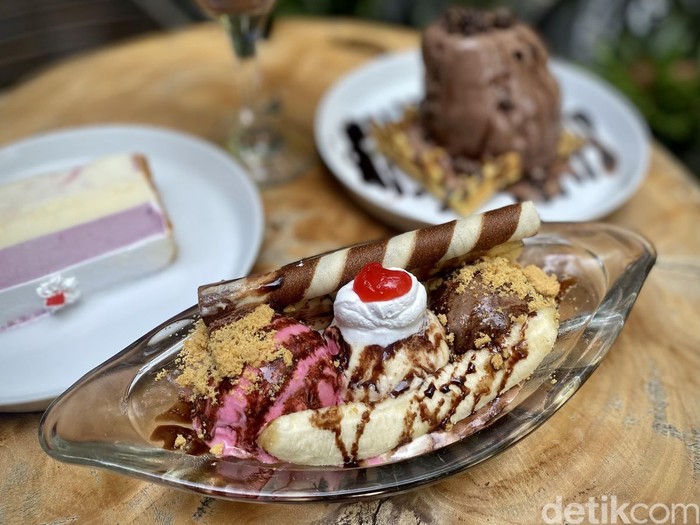 8 Kedai Es Krim Legendaris di Indonesia yang Berusia Setengah Abad