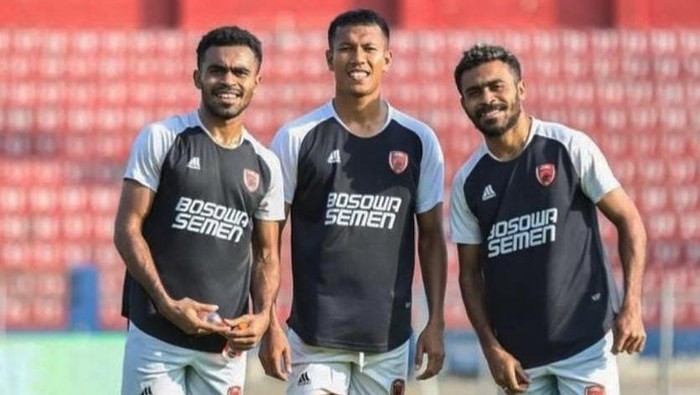 Amir Hamzah bersama Yakob dan Yance Sayuri.