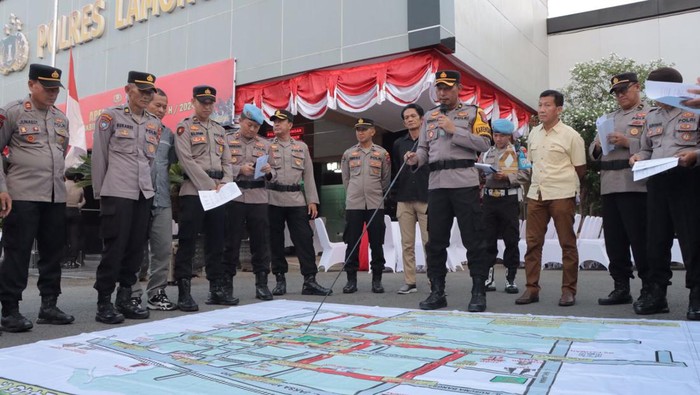 Apel pengamanan Idul Adha yang dilakukan Polres Lamongan.