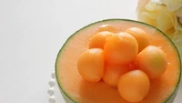 Manis dan segarnya Melon Yubari menjadi pujaan para wisatawan di Jepang. Ternyata untuk membeli melon ini harus menyiapkan uang minimal Rp 3,2 juta per buah. Foto: Tokyo Treats