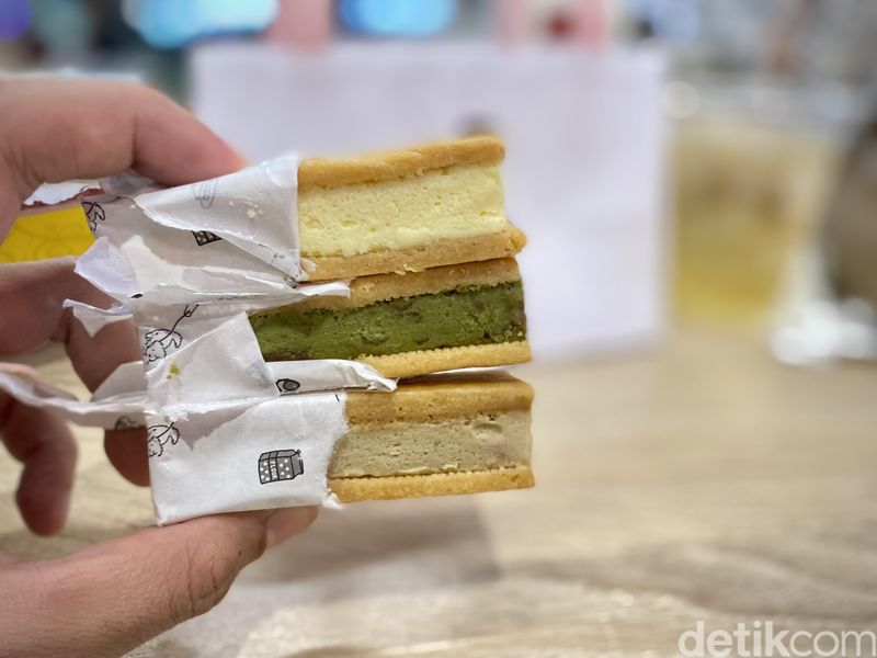 Cheesecake sando
